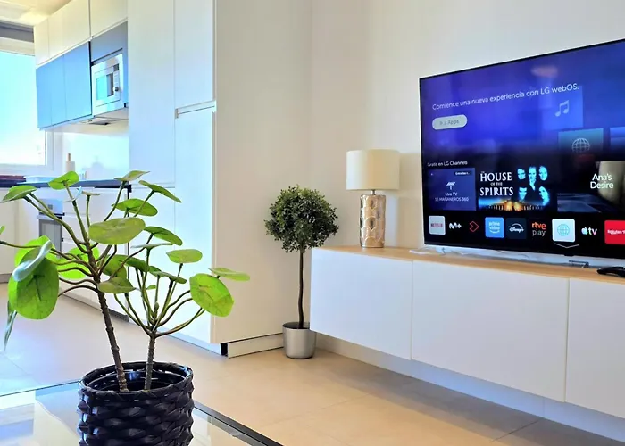 La Nogalera Vistas Modern 3Bed 2 Bath With Seaviews And Private Parking By Namaste Elite Apartmán *