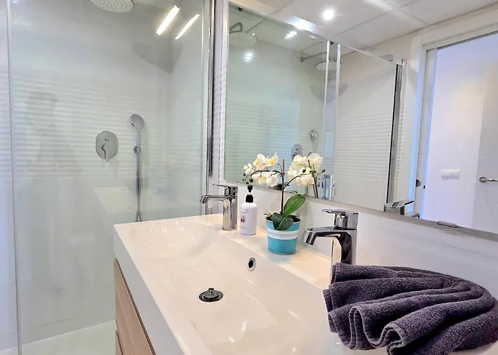 Apartmán La Nogalera Vistas Modern 3Bed 2 Bath With Seaviews And Private Parking By Namaste Elite *